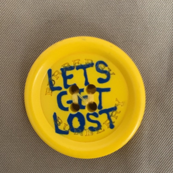 Burberry Women’s 2 Oversized Tan Trench Coat with multi-color/design Buttons - Picture 6 of 11